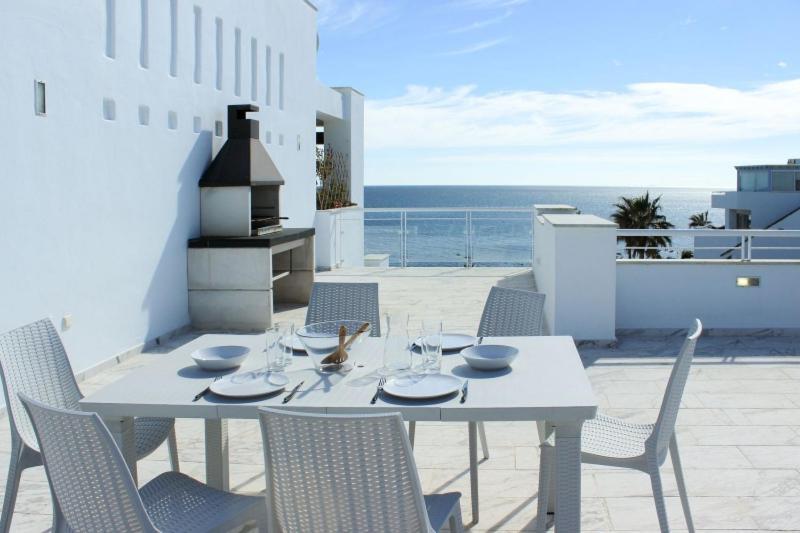 Casares Del Mar Luxury Apartments Penthouse With Beach Access Exterior foto