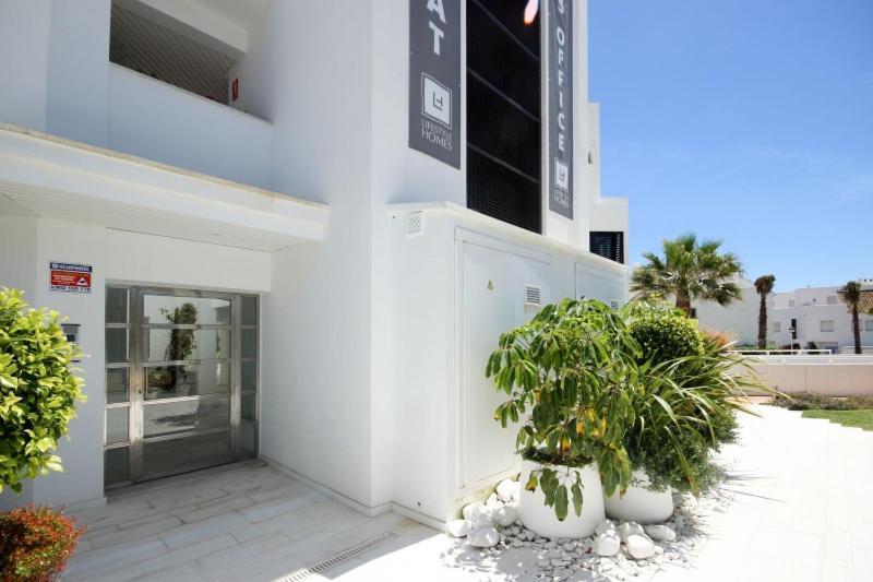 Casares Del Mar Luxury Apartments Penthouse With Beach Access Exterior foto